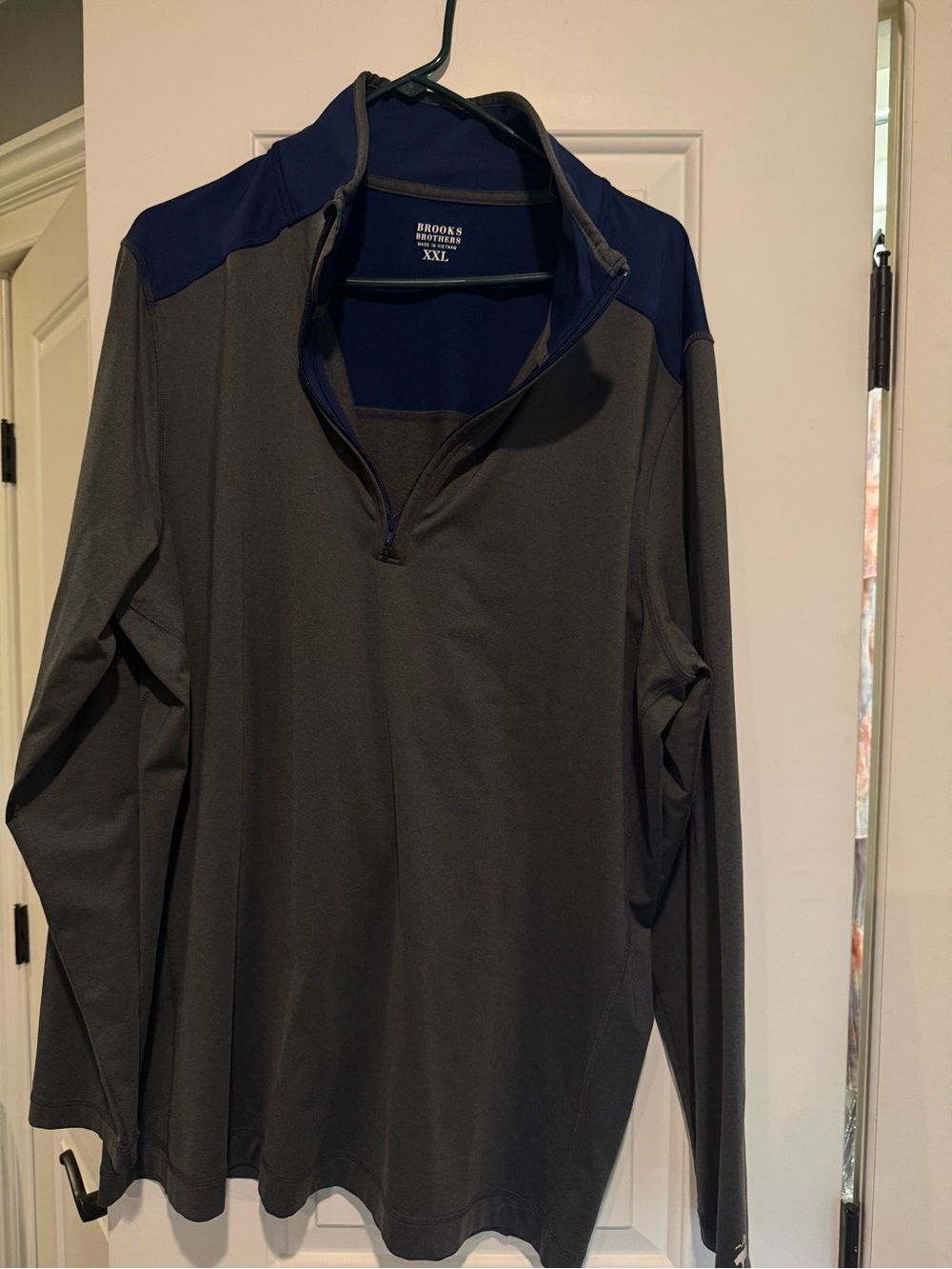 Brooks Brothers Men’s Gray Pullover with Navy Yoke